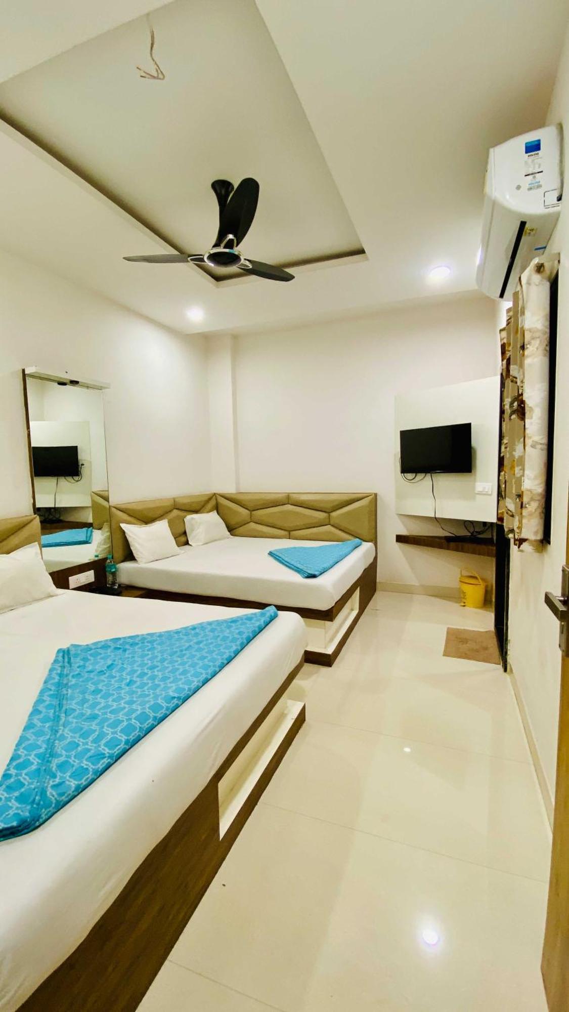 Hotel Gayatri Palace Godarpura 外观 照片
