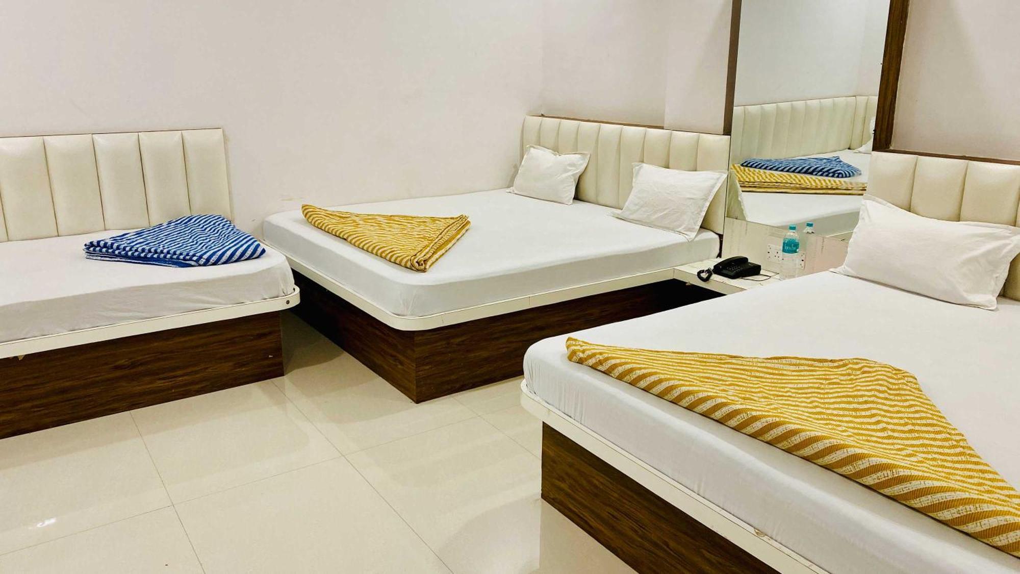 Hotel Gayatri Palace Godarpura 外观 照片