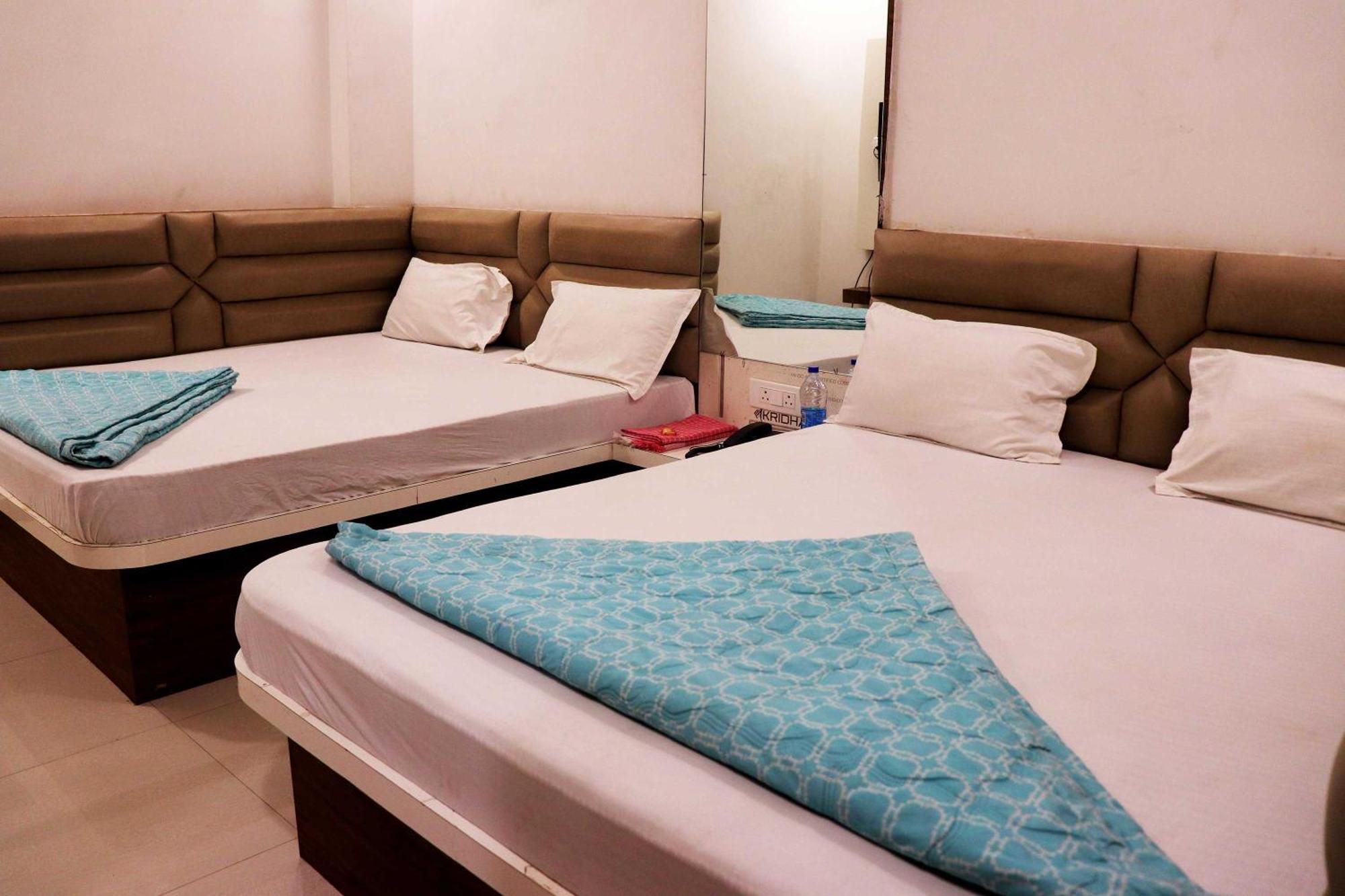Hotel Gayatri Palace Godarpura 外观 照片