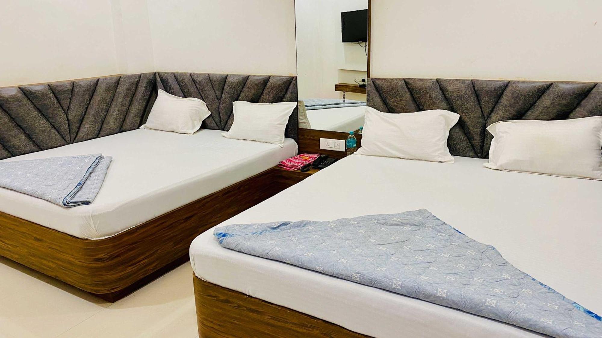 Hotel Gayatri Palace Godarpura 外观 照片