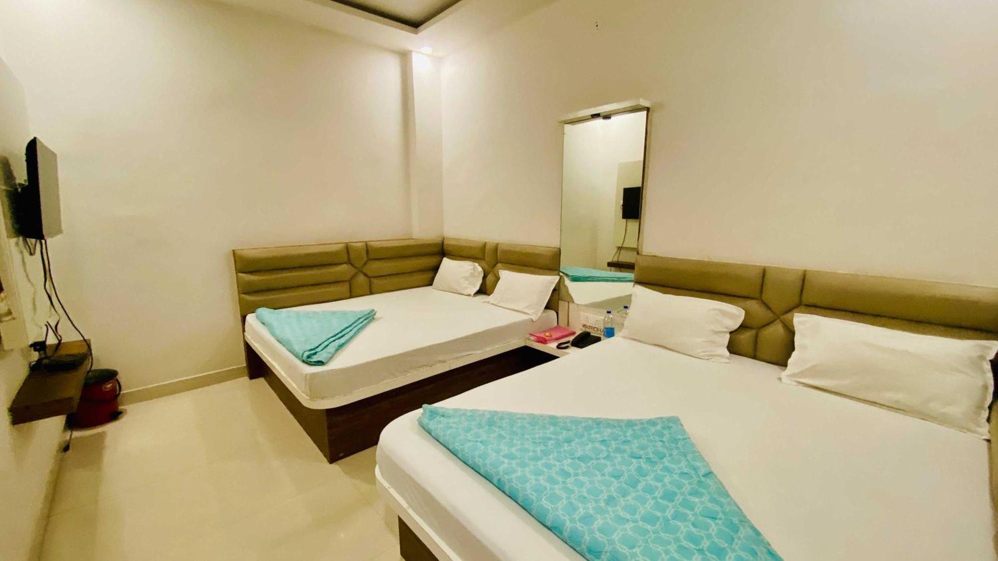 Hotel Gayatri Palace Godarpura 外观 照片