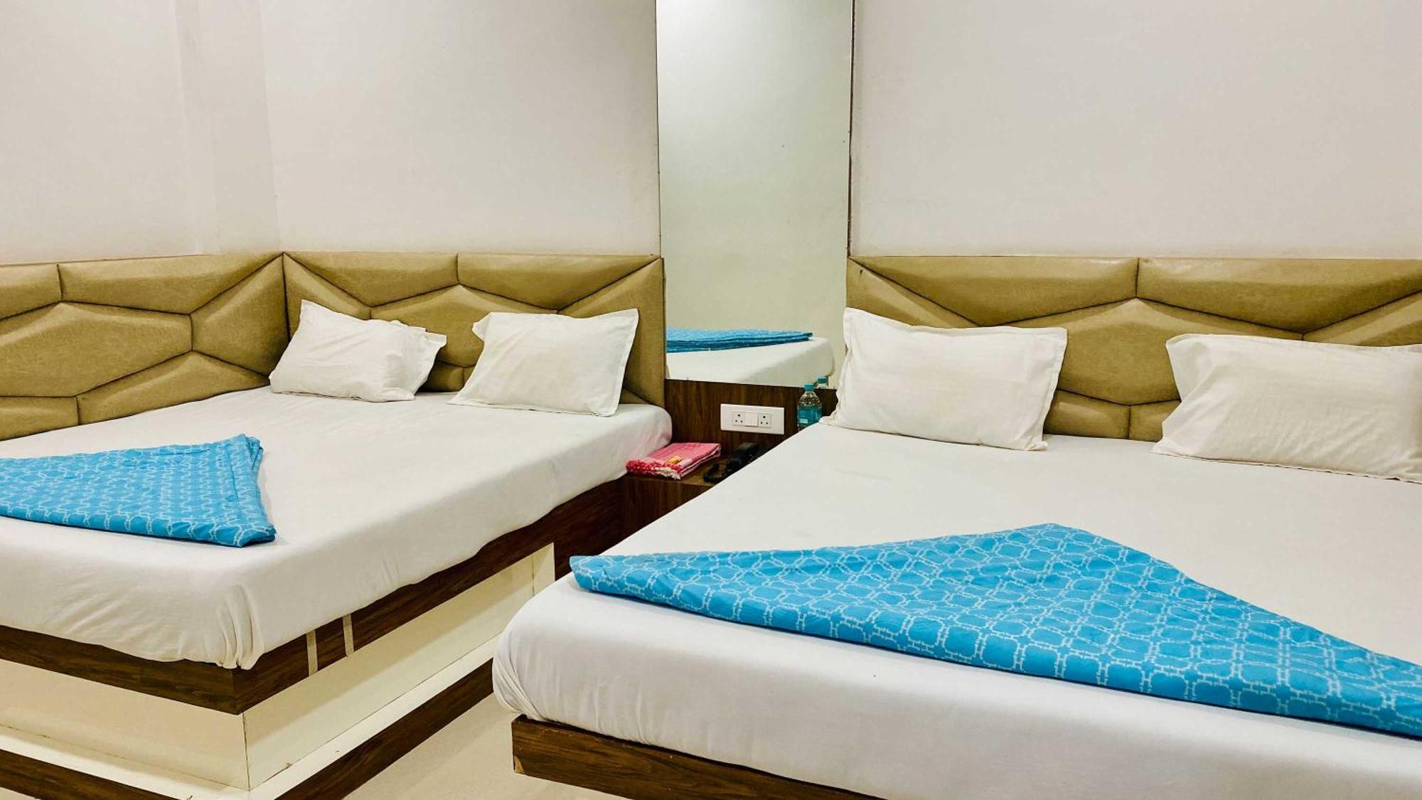 Hotel Gayatri Palace Godarpura 外观 照片