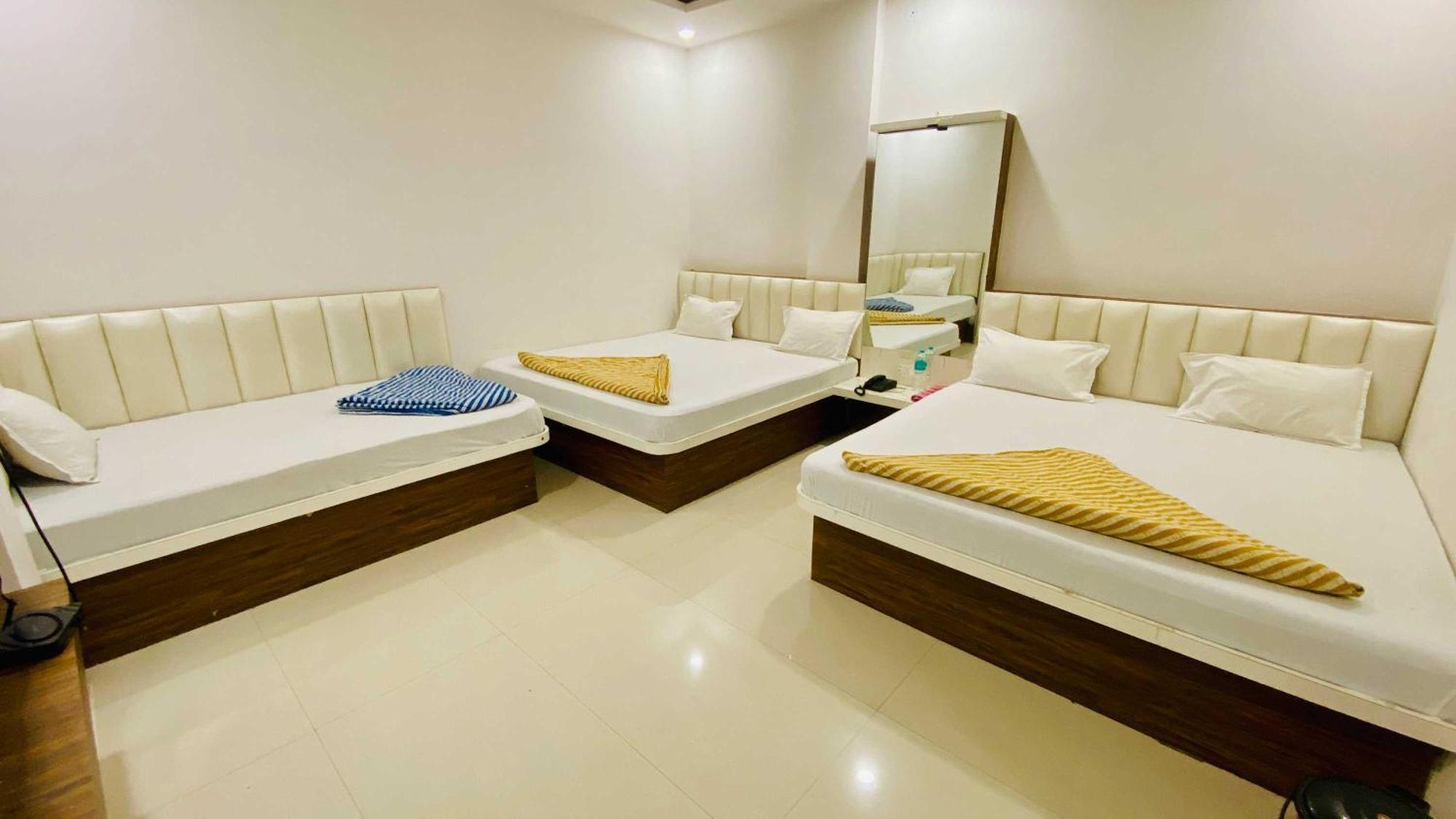 Hotel Gayatri Palace Godarpura 外观 照片