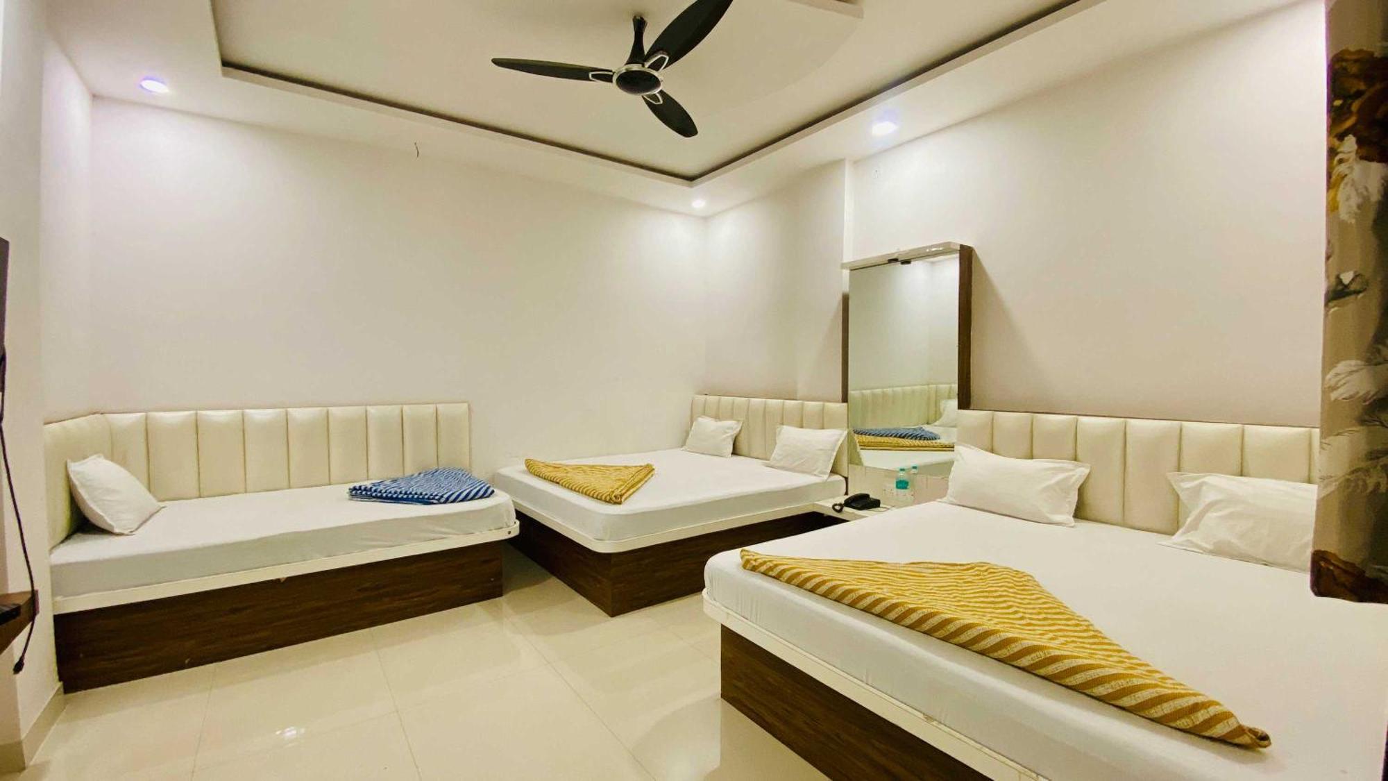 Hotel Gayatri Palace Godarpura 外观 照片