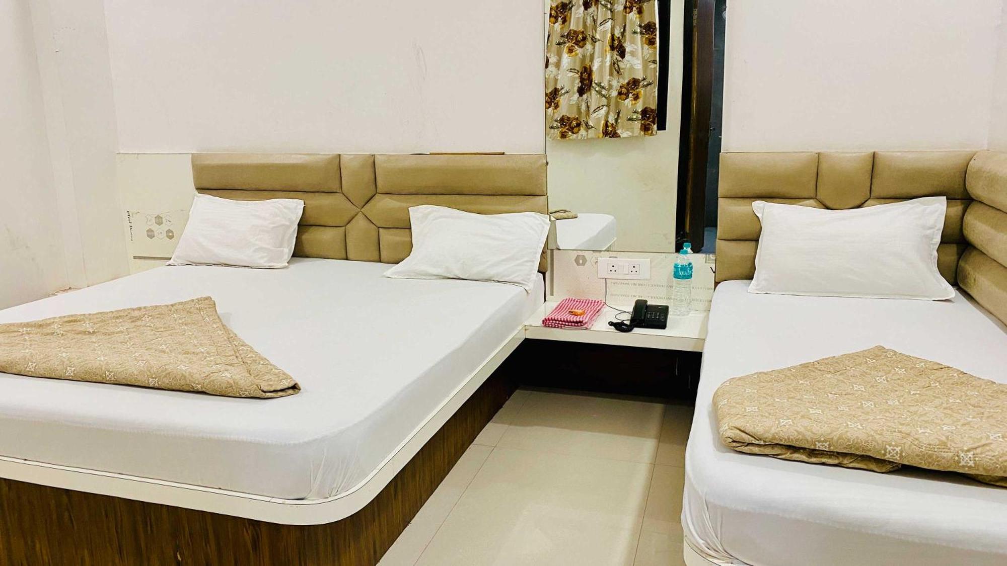 Hotel Gayatri Palace Godarpura 外观 照片