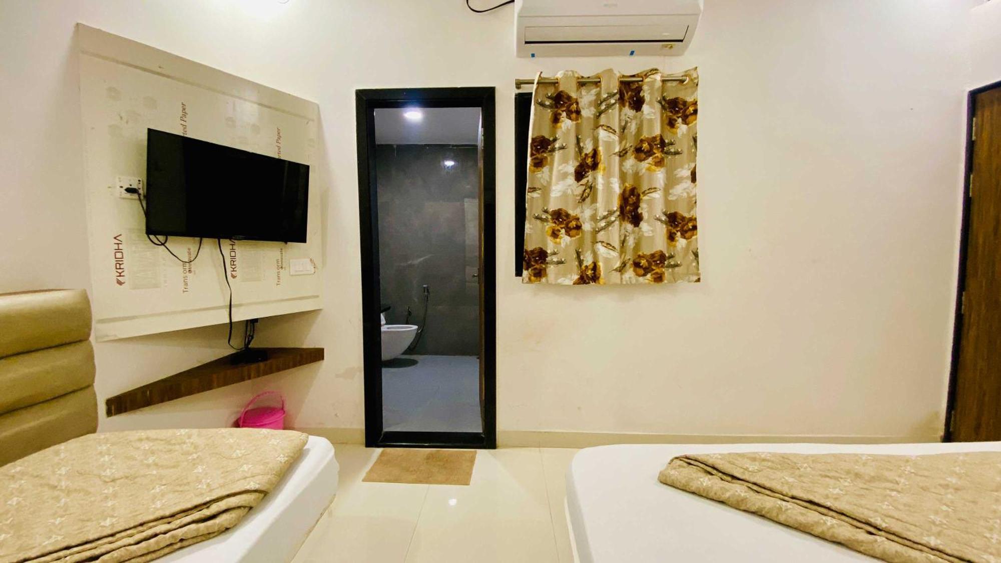Hotel Gayatri Palace Godarpura 外观 照片