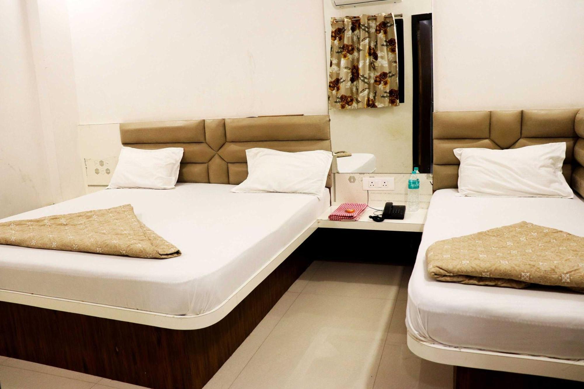 Hotel Gayatri Palace Godarpura 外观 照片
