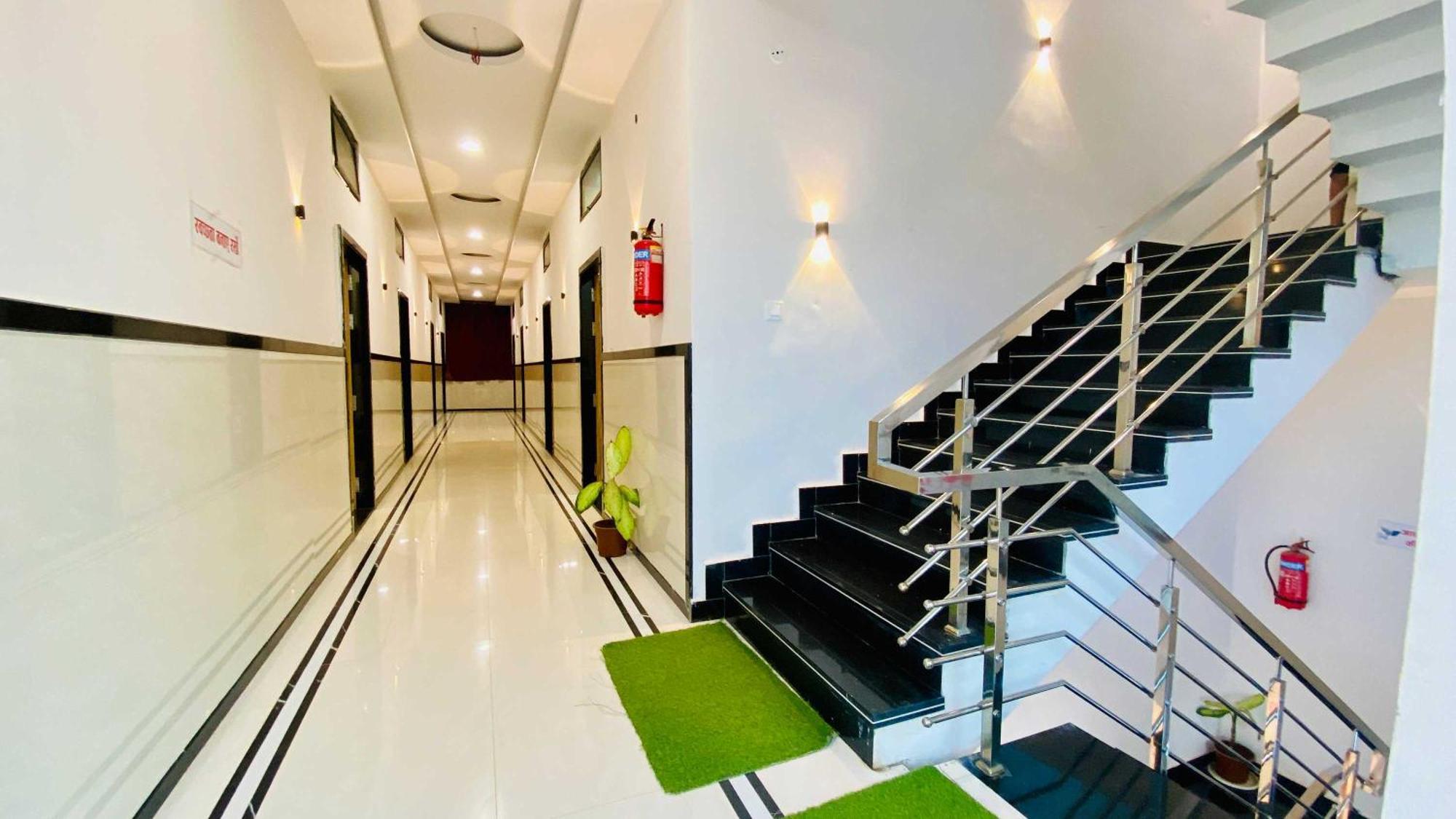 Hotel Gayatri Palace Godarpura 外观 照片