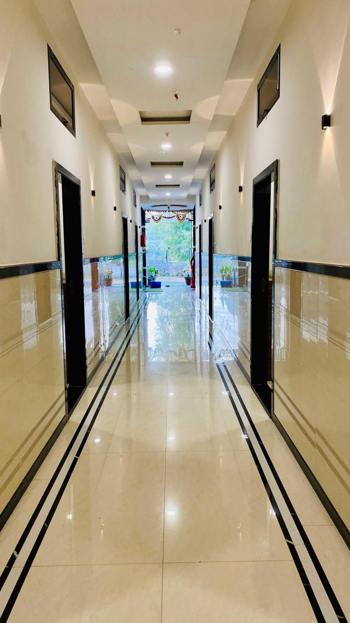 Hotel Gayatri Palace Godarpura 外观 照片